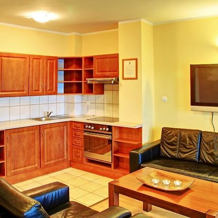 אלק Apartamenty & Restauracja Janus מראה חיצוני תמונה