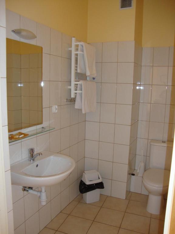 אלק Apartamenty & Restauracja Janus מראה חיצוני תמונה